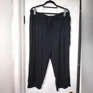 Zerdocean Plus Size 3X Women's Soft Stretch Knit Capri Lounge Joggers Black